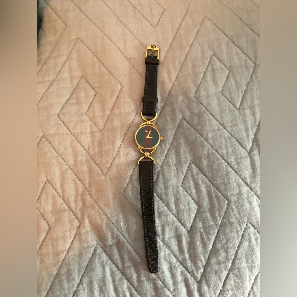 Womens Gucci watch - Picture 4 of 8